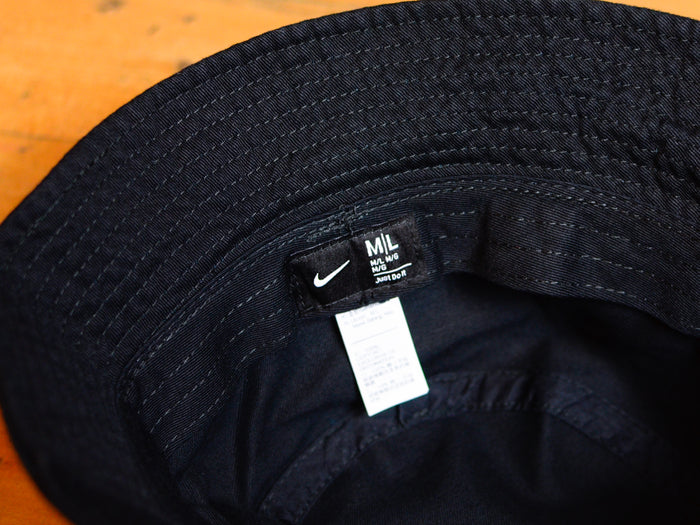 Nike NSW Futura Twill Bucket Hat - Black / White