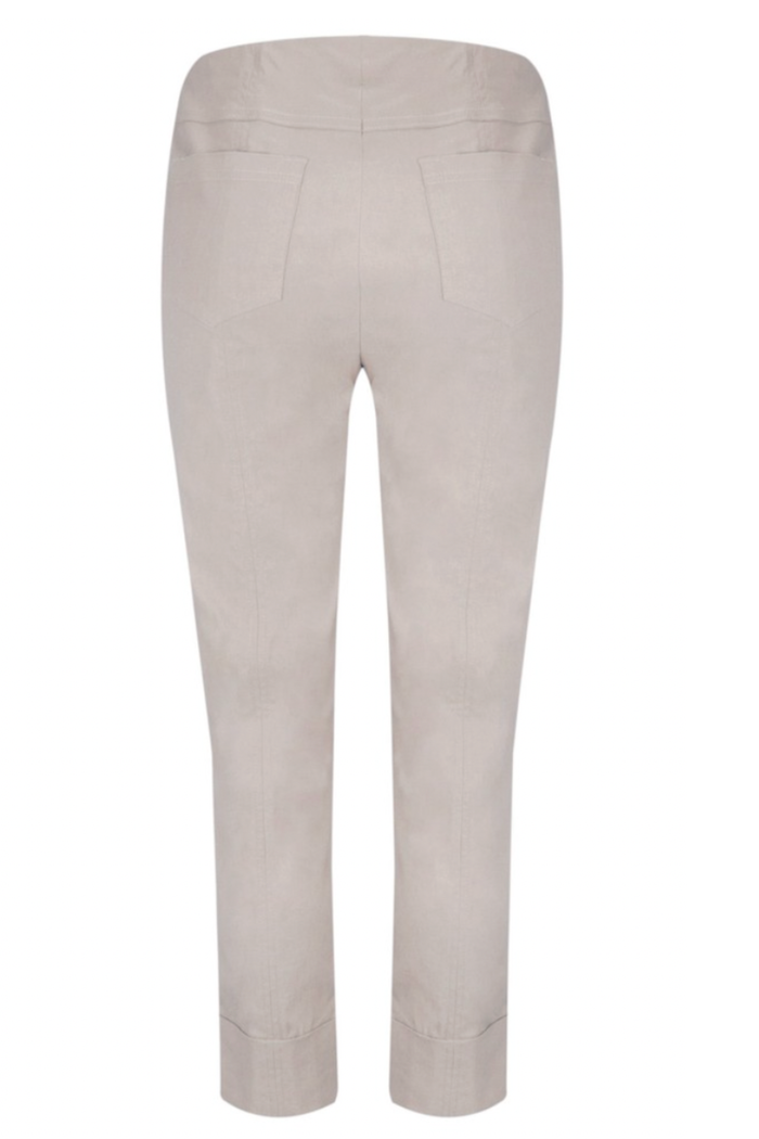 The Dotique Robell Bella 09 Trousers are a must-have for effortless everyday style, offering a sleek and tailored look. Shop Robell at Dotique.