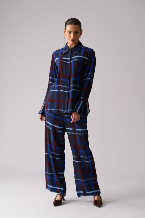 Model wearing Foil FO8499 Tux Deluxe Shirt Mod Geo. Shop Foil at Dotique
