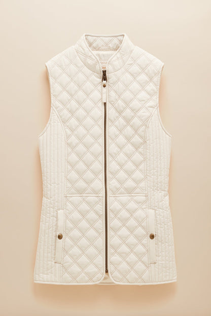 A true Joules classic, the Minx gilet is one of those layers you’ll reach for again and again. Light yet warm, it features timeless diamond quilting, a zip-through front and subtle shaping through the sides for a flattering fit.
