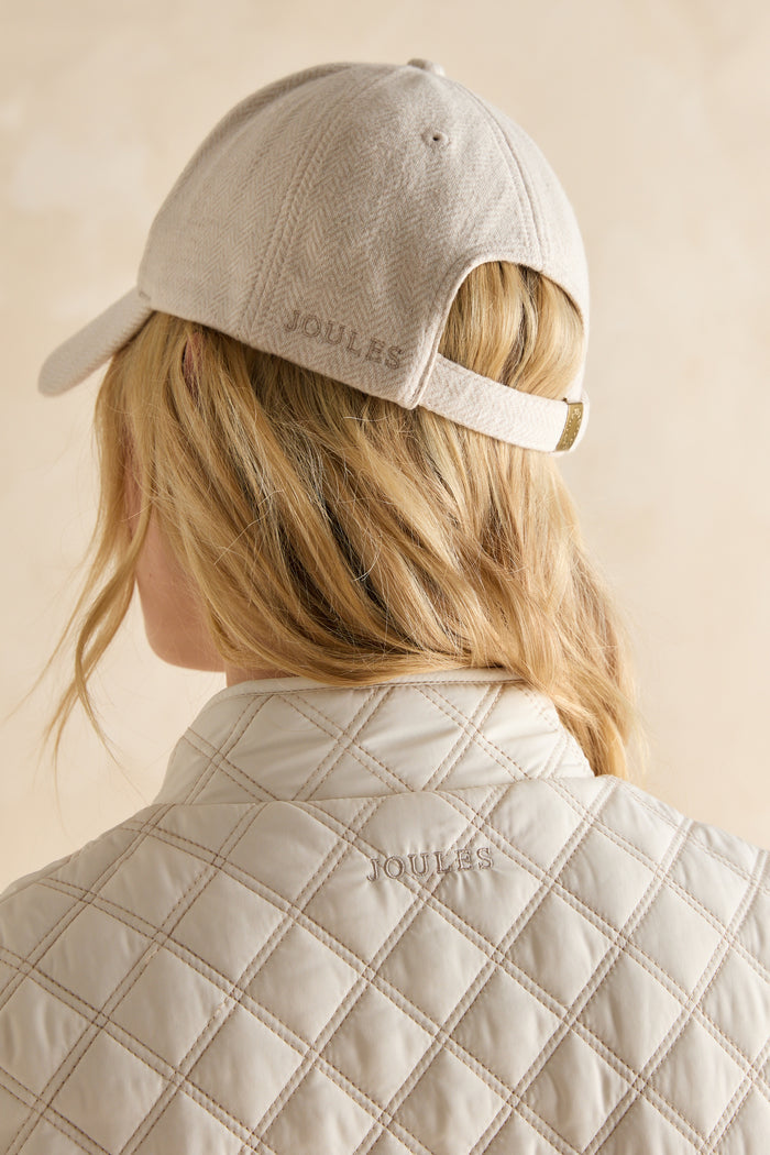 A true Joules classic, the Minx gilet is one of those layers you’ll reach for again and again. Light yet warm, it features timeless diamond quilting, a zip-through front and subtle shaping through the sides for a flattering fit.