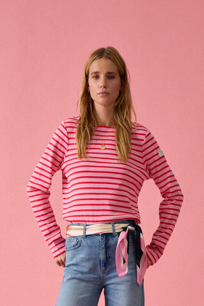 A timeless classic with a fresh pop of colour, the Joules Harbour Breton top in pink and red stripe is one of those pieces that never dates. Shop Joules at Dotique.