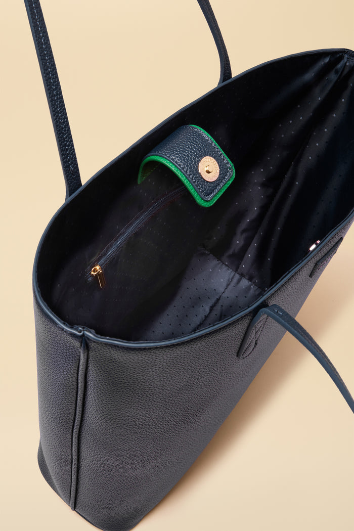 Shop Joules at Dotique for colourful, feel-good womenswear. From everyday Breton tops to cosy fleeces and dresses, discover timeless British style. Shop Joules Jemima Navy Shopper bag at Dotique.