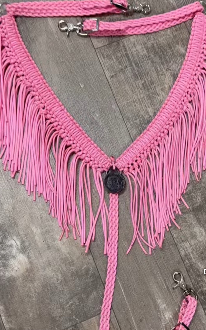Light pink fringe breast collar.