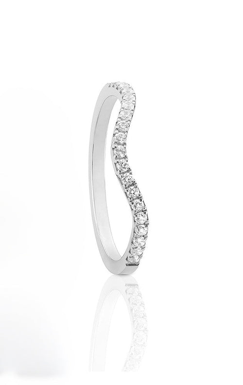 Diamantring i silver med vågig form.