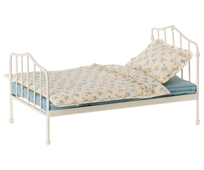 Metal Bed - Miniature