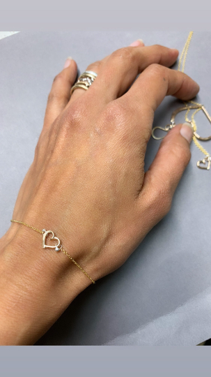 Minimalist Mini Heart Bracelet