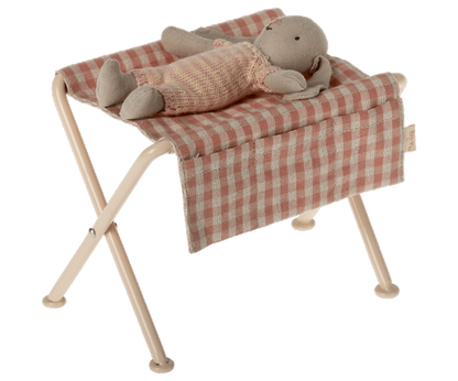 Nursery Table, Micro