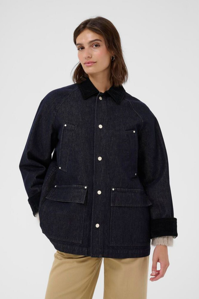 Relaxed oversize denim jacket in rinse blue by Part Two. A timeless cotton layer with long sleeves and patch pockets. Shop now at Dotique.