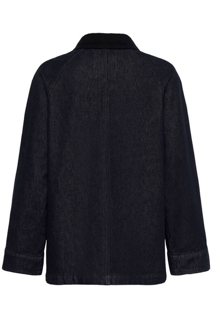 Relaxed oversize denim jacket in rinse blue by Part Two. A timeless cotton layer with long sleeves and patch pockets. Shop now at Dotique.
