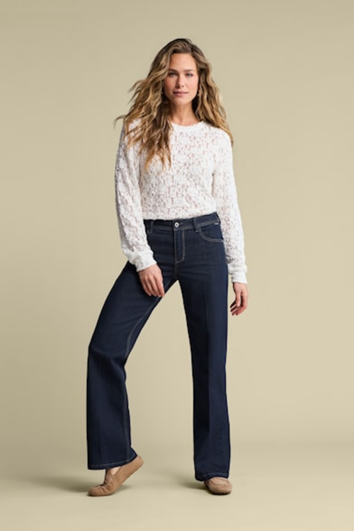Woman wearing Red Button SRB4334C Colette 5-pockets Forever Blue L33 jeans by Red Button. Shop Red Button at Dotique.