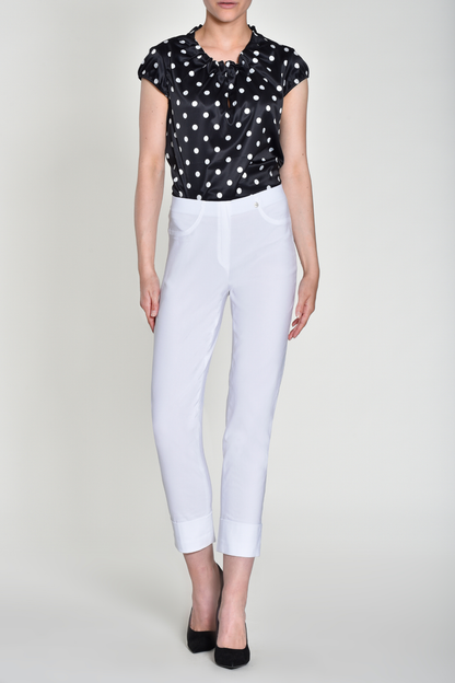 Robell Bella 09 trousers in stretch bengaline with a flattering pull-on fit. Smart, comfortable and easy to wear. Shop now at Dotique.