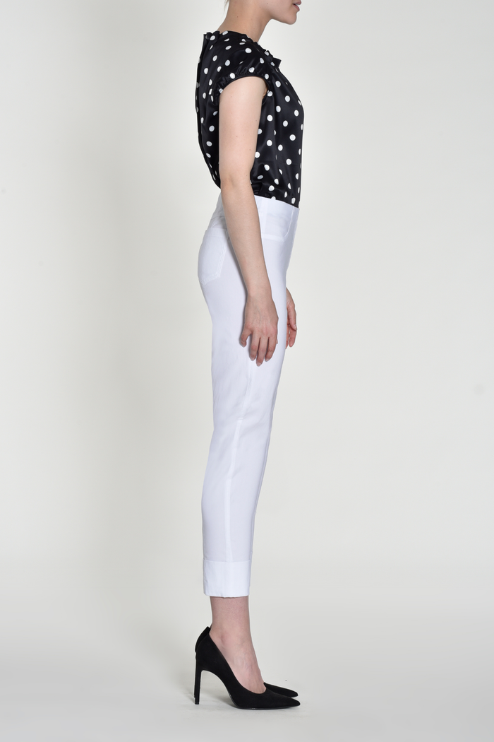 Robell Bella 09 trousers in stretch bengaline with a flattering pull-on fit. Smart, comfortable and easy to wear. Shop now at Dotique.