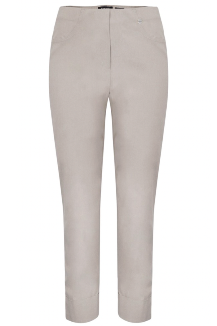 The Dotique Robell Bella 09 Trousers are a must-have for effortless everyday style, offering a sleek and tailored look. Shop Robell at Dotique.
