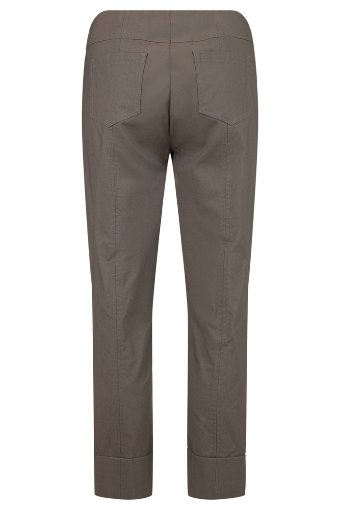 Robell Bella 09 trousers in stretch bengaline with a flattering pull-on fit. Smart, comfortable and easy to wear. Shop now at Dotique