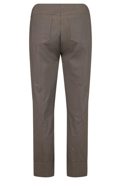 Robell Bella 09 trousers in stretch bengaline with a flattering pull-on fit. Smart, comfortable and easy to wear. Shop now at Dotique