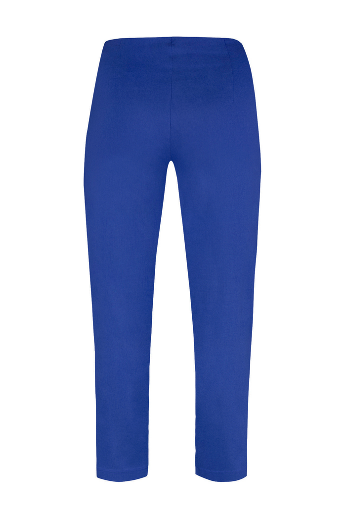 Robell Lena 09 trousers in stretch bengaline with a flattering pull-on fit. Smart, comfortable and easy to wear. Shop now at Dotique.