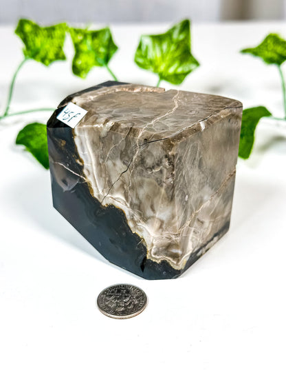 Volcanic Agate Standing Cube (UV) 45F