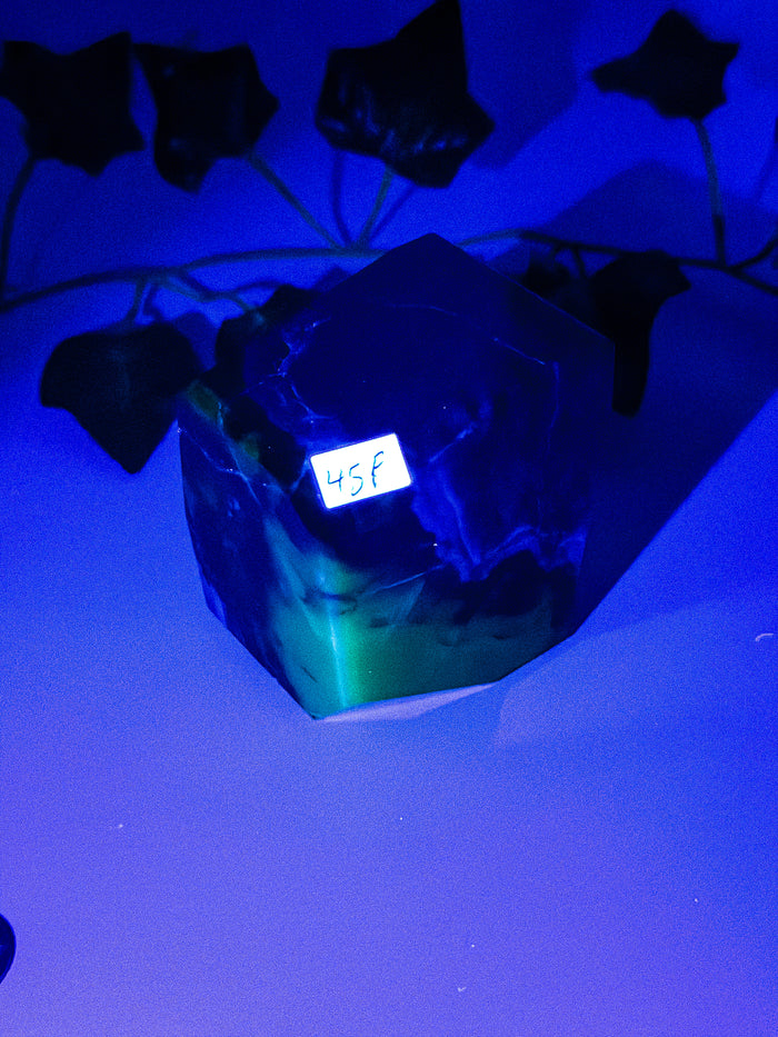 Volcanic Agate Standing Cube (UV) 45F
