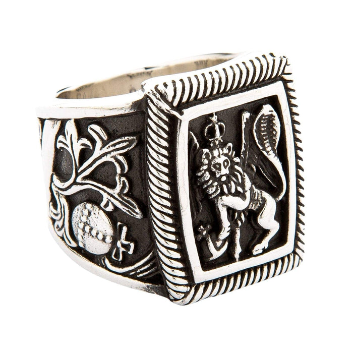 A premium piece of heraldic jewelry: a solid silver signet ring with the winged Lion of St. Mark.