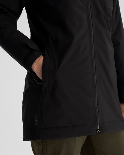 b0685_o4w_trailhead_2l_womens_novaloft_rain_parka_f_1743633122000